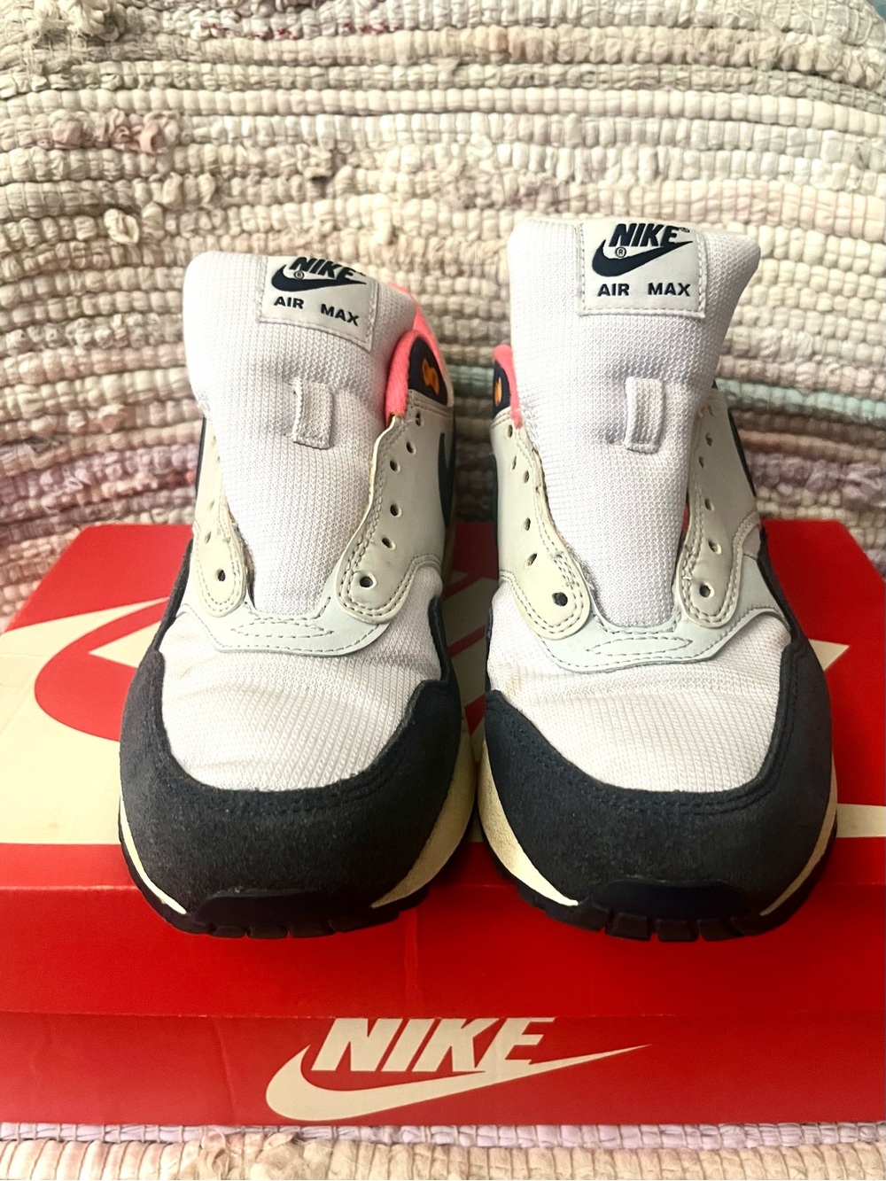 Nike Air Max 1 Women’s size 8 319986 116